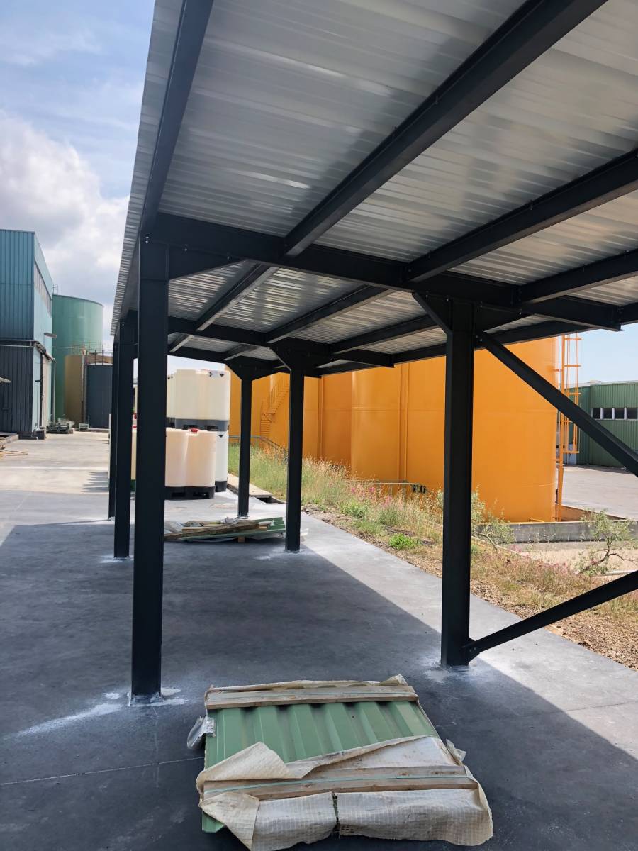 AUVENT ACIER THERMOLAQUE ET ESCALIER TECHNIQUE MARCHE CAILLEBOTIS VITROLLES (13)